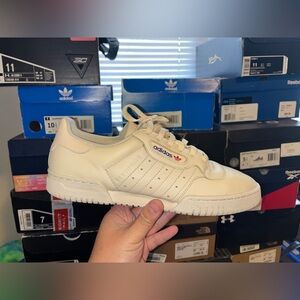 Adidas Powerphase - Size 10